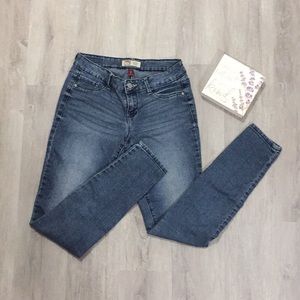 Lei Jean Emma Jeggings size 3 Skinny Jeans Blue Faded Distress